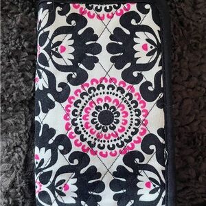 Thirty-One All About the Benjamins Wallet phone case paisley pattern